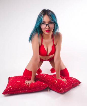 Живу в Москве, и готова доставить тебе незабываемое удовольствие! 💋 Моя услуга - идеальное сочетание страсти и нежности. Я умею слушать и создаю уютную атмосферу, чтобы ты расслабился и наслаждался каждой минутой со мной. 💫 Мои возможности бесконечны, я готова исполнить любые твои сексуальные фантазии. 💦 Мои фото полностью соответствуют действительности, а отзывы моих клиентов говорят сами за себя. Не упускай возможность провести время со мной, и ты увидишь, зачем я называю себя настоящей горячей красоткой. 🔥💃 Нет лучшего способа скрасить вечер в Москве, чем встретиться со мной. Обещаю, ты не пожалеешь! 😉💋 Алла
